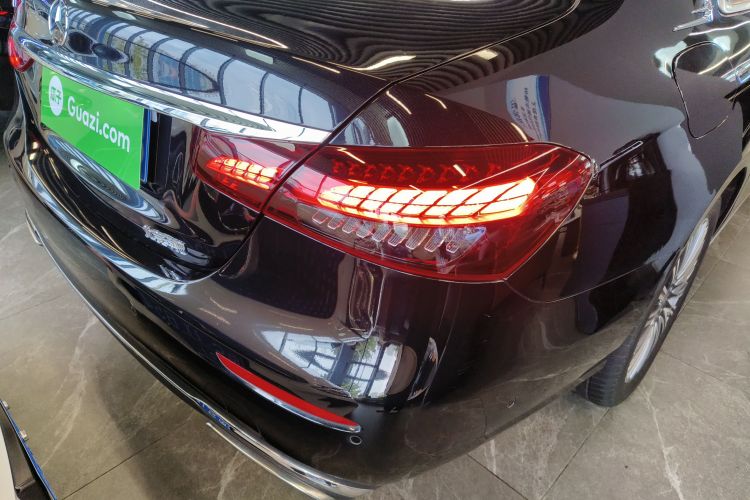 奔驰E级 2023款 改款 E 300 L 豪华型车身外观9