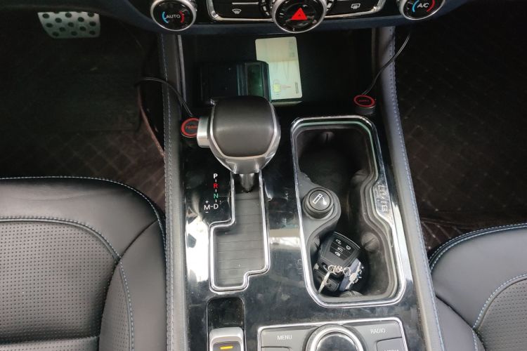 北京越野 北京BJ40 2019款 2.3T 自动四驱城市猎人版尊享型 国VI中控内饰18