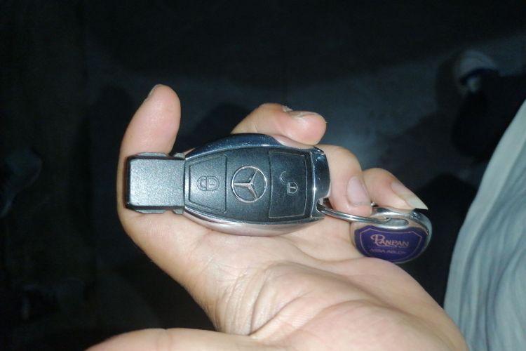 奔驰C级(进口) 2017款 改款 C 180 旅行轿车中控内饰7001