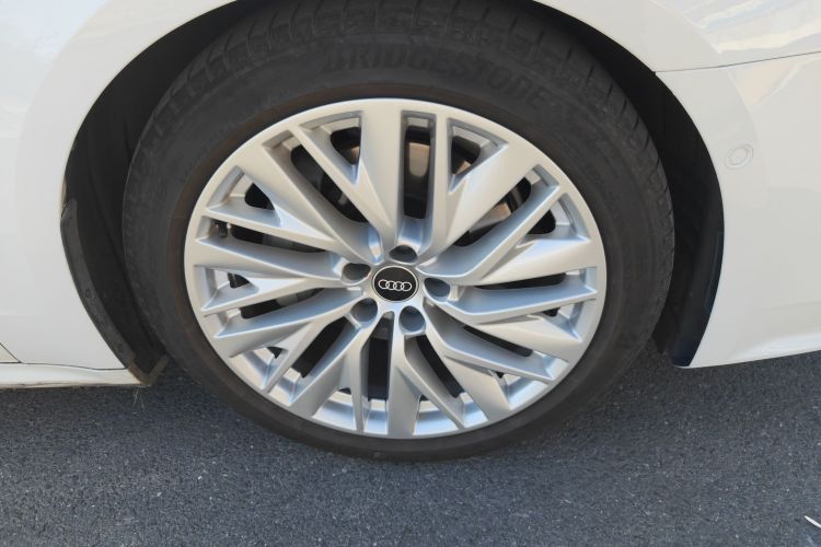 奥迪A7 2021款 45 TFSI 臻选型车身外观10