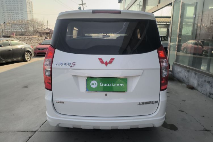 五菱汽车 五菱宏光 2018款 1.5L 经典款S标准型车身外观6