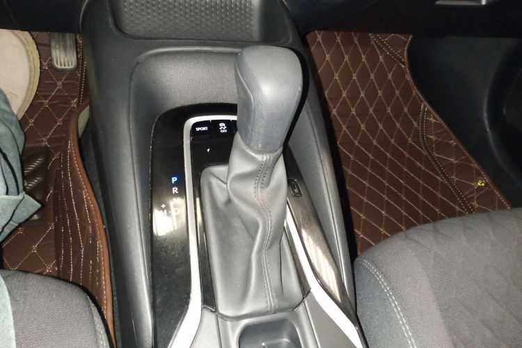 丰田 亚洲狮 2022款 2.0L 精英版局部细节18