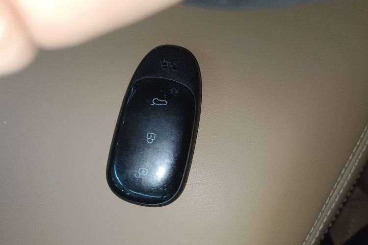 理想汽车 理想ONE 2021款 增程6座版中控内饰11