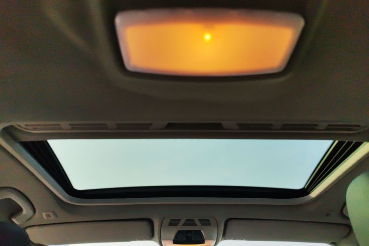 宝马3系 2013款 316i 进取型中控内饰22