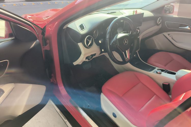 奔驰GLA 2015款 GLA 200 时尚型中控内饰20