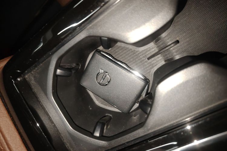 沃尔沃S90新能源 2020款 T8 E驱混动 智逸豪华版中控内饰7001