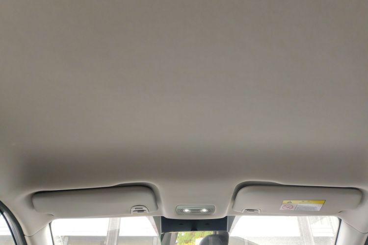 哪吒汽车 哪吒V 2022款 潮 400 Lite局部细节22