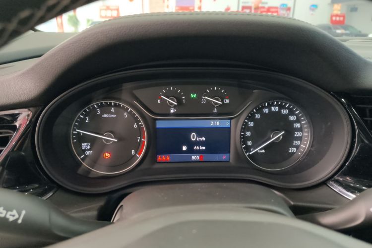 别克 君威 2024款 改款 25T 超享版中控内饰14