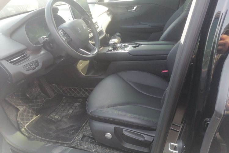 红旗E-QM5 2022款 431km 充电乐享版局部细节19