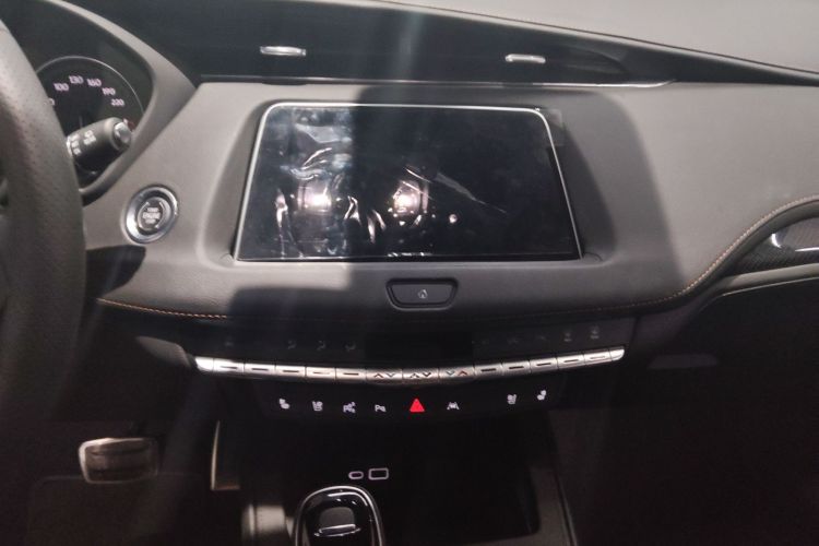 凯迪拉克XT4 2022款 28T 四驱铂金型中控内饰16