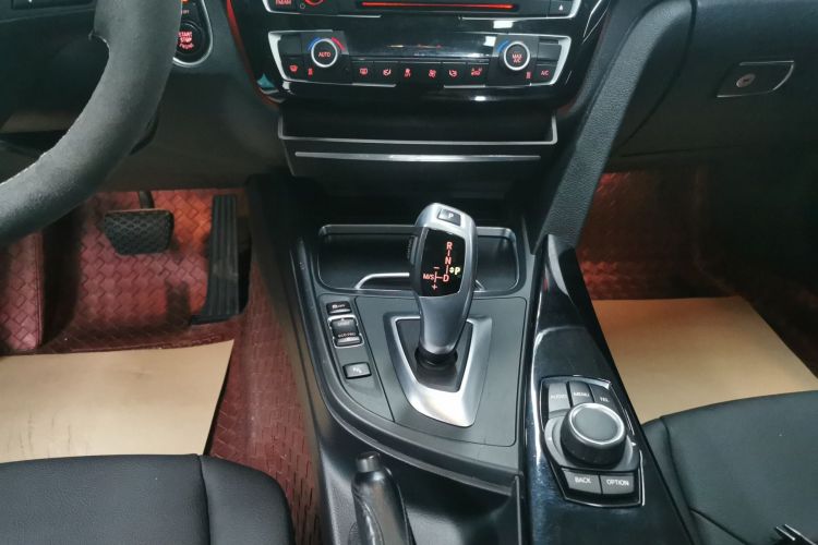 宝马3系 2017款 318Li 时尚型局部细节18