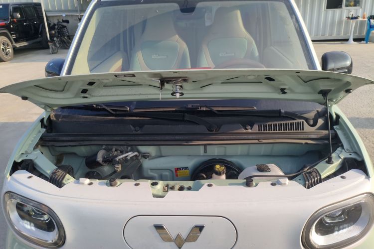 五菱汽车 宏光MINIEV 2024款 第三代 215km 进阶版机舱底盘24