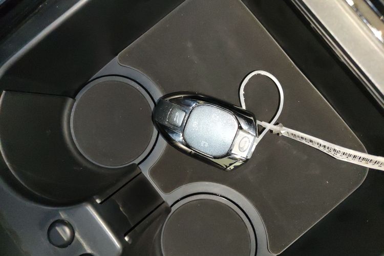 广汽传祺 传祺向往M8 2025款 乾崑系列 Max 奢享舱中控内饰7001