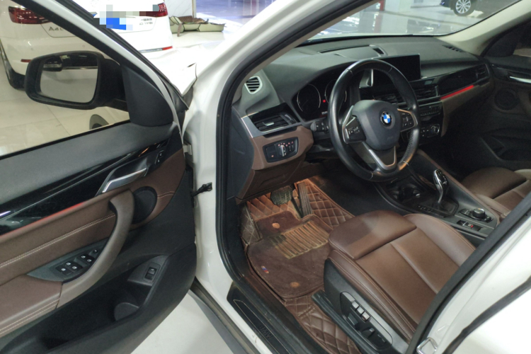 宝马X1 2020款 sDrive20Li 时尚型中控内饰7003