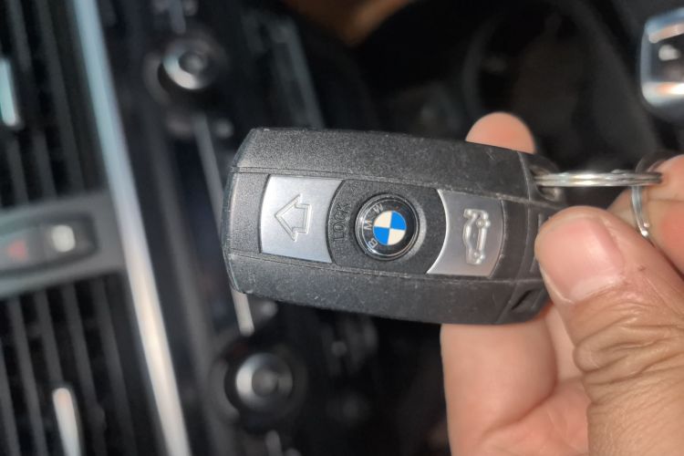 宝马X6 2013款 xDrive35i中控内饰11