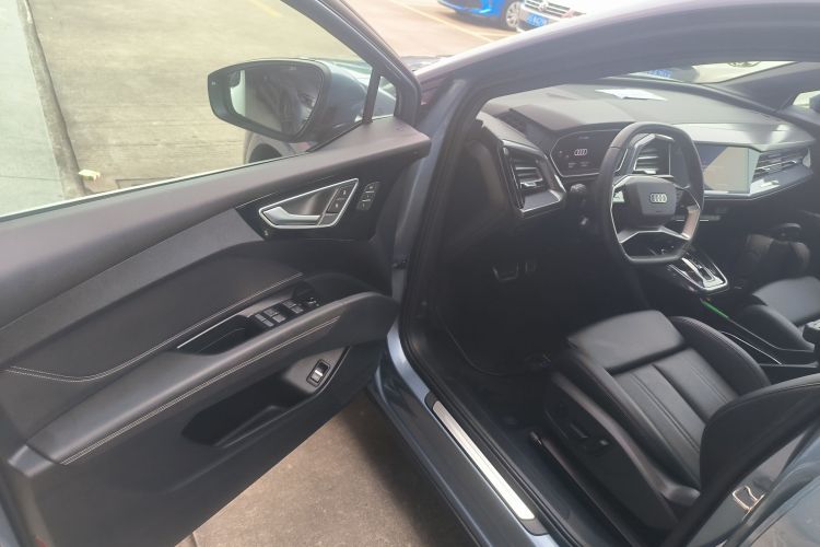 奥迪Q4 e-tron 2024款 40 e-tron 创境版中控内饰20