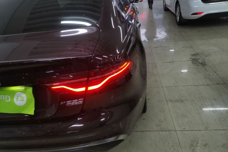 捷豹XEL 2020款 2.0T 250PS SE科技优雅版车身外观9