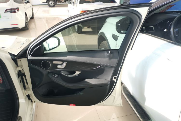 奔驰C级 2017款 改款 C 200 L 4MATIC 运动版中控内饰42