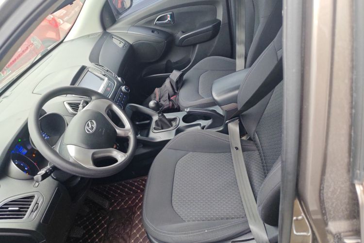 北京现代ix35 2013款 2.0L 手动两驱舒适型GL 国IV局部细节19