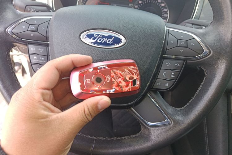 福特 金牛座 2019款 EcoBoost 245 尊享版中控内饰7001