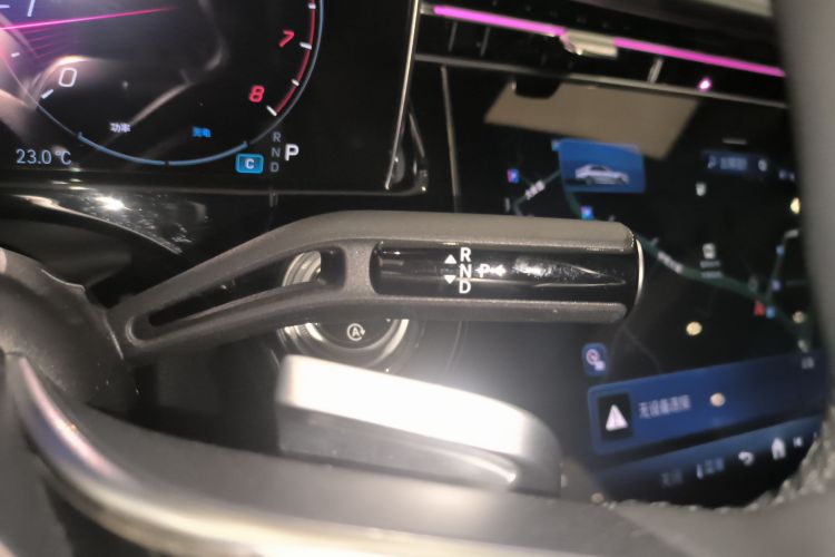 奔驰E级 2025款 E 300 L 豪华型中控内饰18