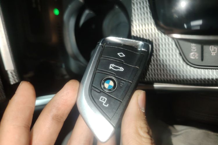 宝马3系 2020款 325Li M运动曜夜套装中控内饰11