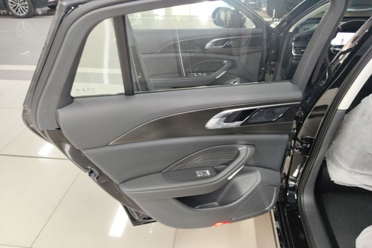 红旗H6 2025款 2.0T 致美版中控内饰7008