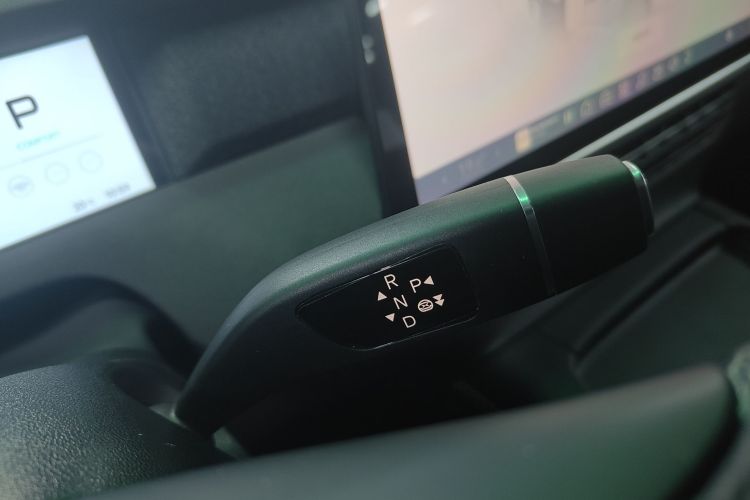 小鹏G6 2024款 580 长续航 Plus中控内饰18