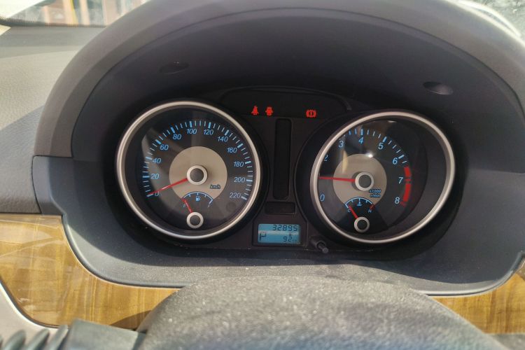 别克 凯越 2015款 1.5L 自动经典型局部细节14