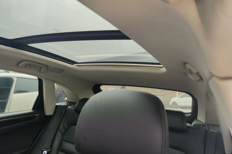 众泰SR9 2017款 2.0T 自动极致之心版中控内饰22