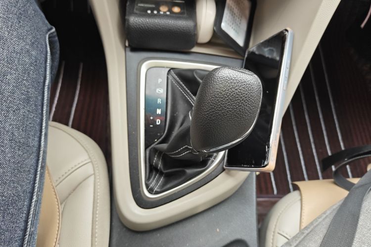 别克 英朗 2016款 15N 自动精英型中控内饰18