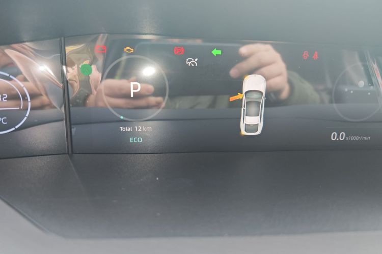 长安UNI-V 2025款 1.5T 500Bar尊贵运动型中控内饰14