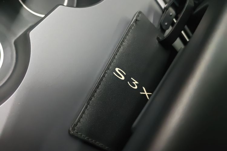 特斯拉 Model Y 2022款 改款 后轮驱动版中控内饰11