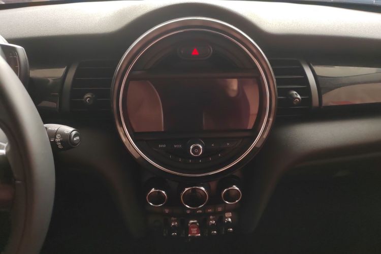 MINI 2018款 1.5T COOPER 艺术家 五门版局部细节16