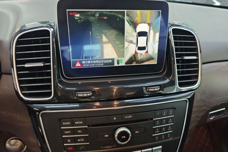 奔驰GLE 2017款 GLE 320 4MATIC 动感型中控内饰16