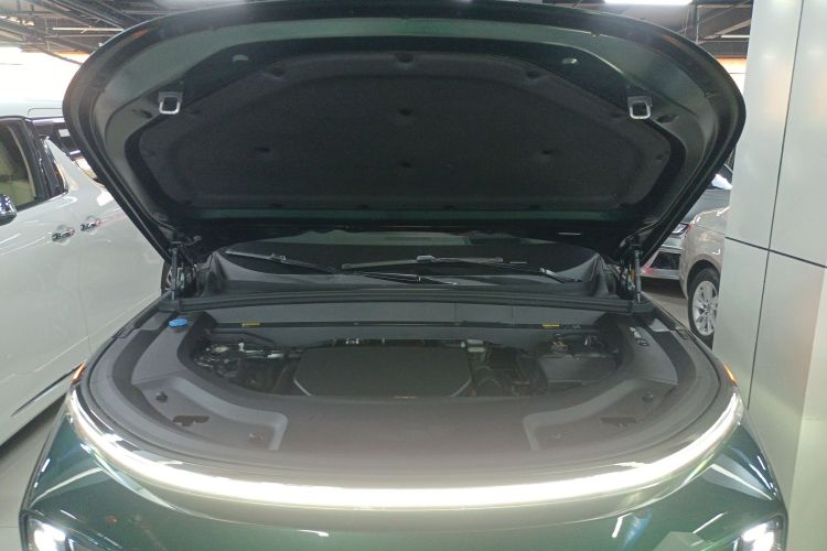 理想汽车 理想L8 2023款 Pro机舱底盘24