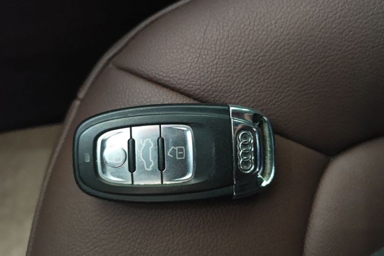 奥迪A6L 2014款 TFSI 标准型中控内饰11