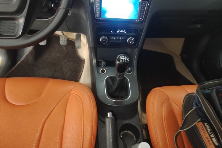 东风风光 风光370 2016款 1.5L 手动豪华型SFG15-05 7座局部细节18