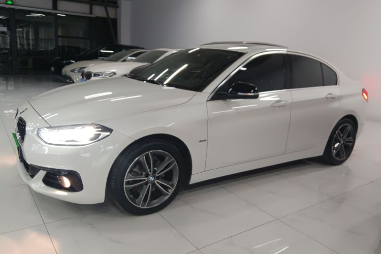 宝马1系 2018款 118i 运动型车身外观4