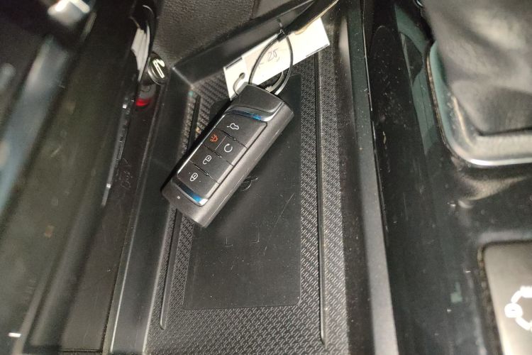 广汽传祺 传祺GS8 2017款 320T 两驱豪华智联版（七座）中控内饰11