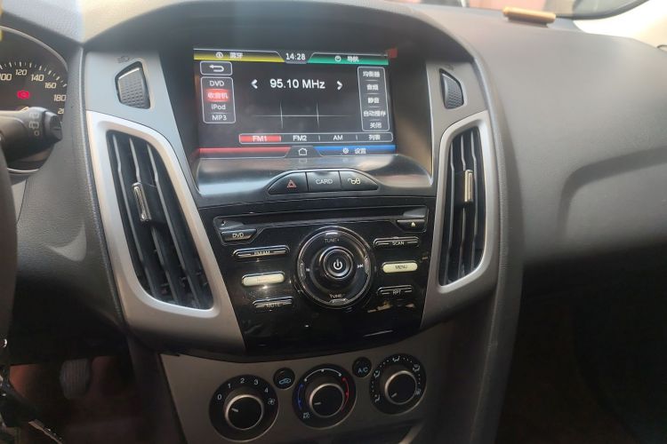 福特 福克斯 2012款 两厢 1.6L 手动舒适型局部细节16