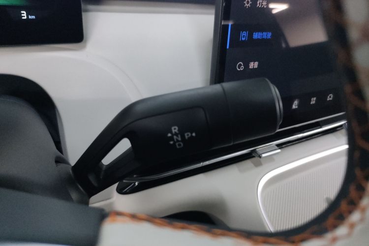 吉利银河 银河星舰7 EM-i 2025款 120km 启航+版中控内饰18