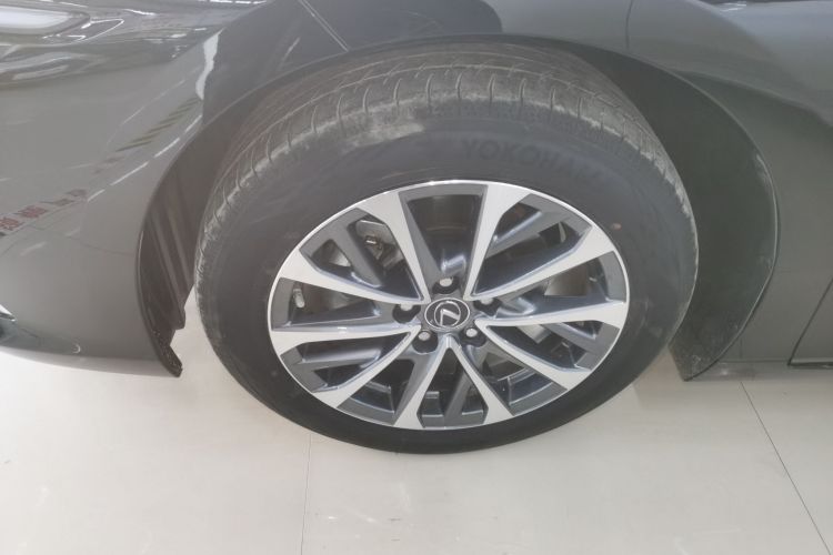 雷克萨斯ES 2025款 200 臻享版车身外观6007