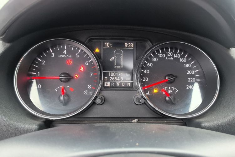 日产 逍客 2015款 2.0XL 酷火 CVT 2WD中控内饰14