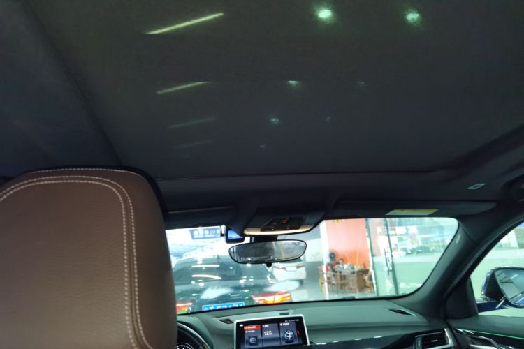 宝马X2 2020款 sDrive25i 领先型M运动套装中控内饰22