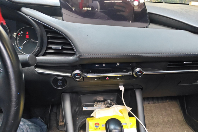 马自达3 昂克赛拉 2021款 2.0L 自动质炫版中控内饰16