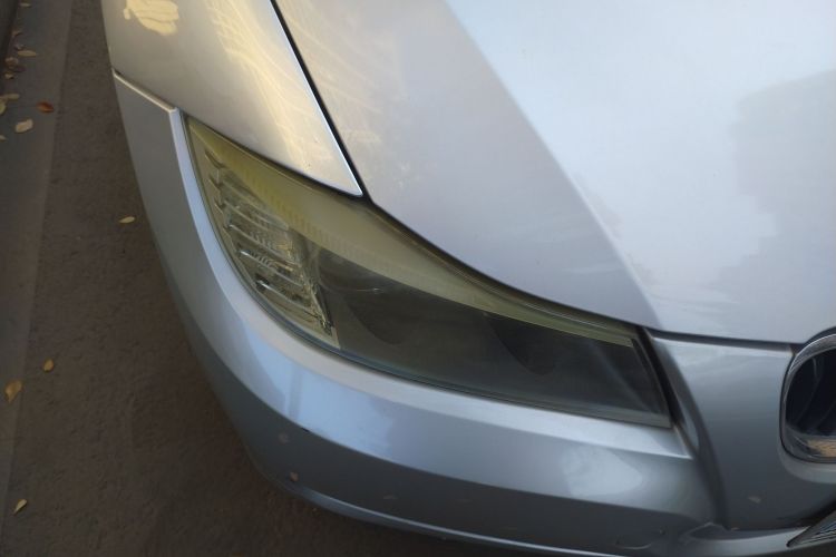 宝马3系 2009款 318i 领先型车身外观8