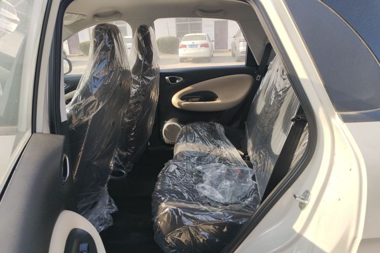 五菱汽车 五菱缤果 2023款 203km 轻享款中控内饰7004