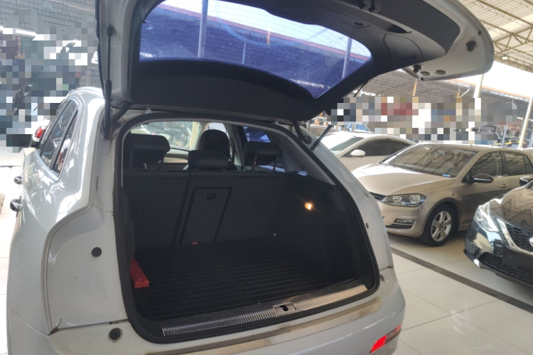 奥迪Q3 2015款 30 TFSI 舒适型机舱底盘23