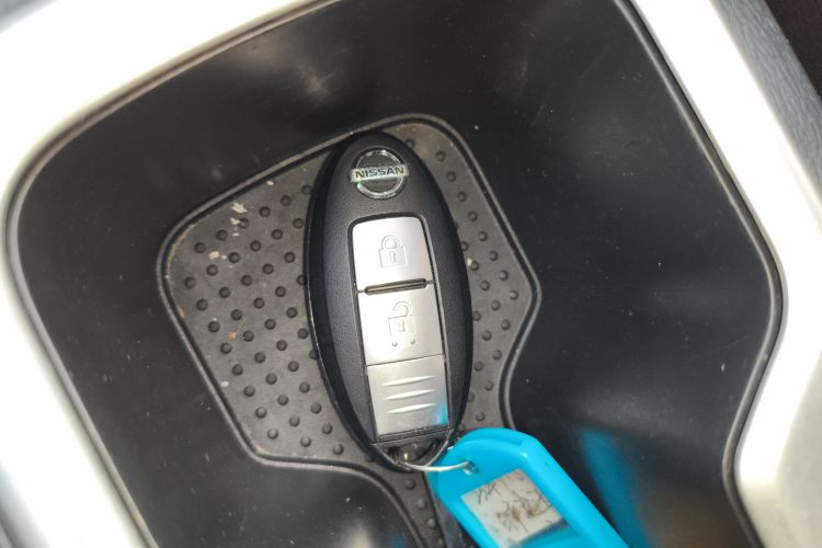 日产 途达 2020款 2.5L XL Upper 4WD 自动四驱豪华版中控内饰11